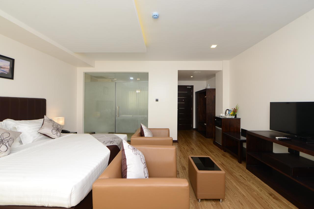 Lexus Hotel